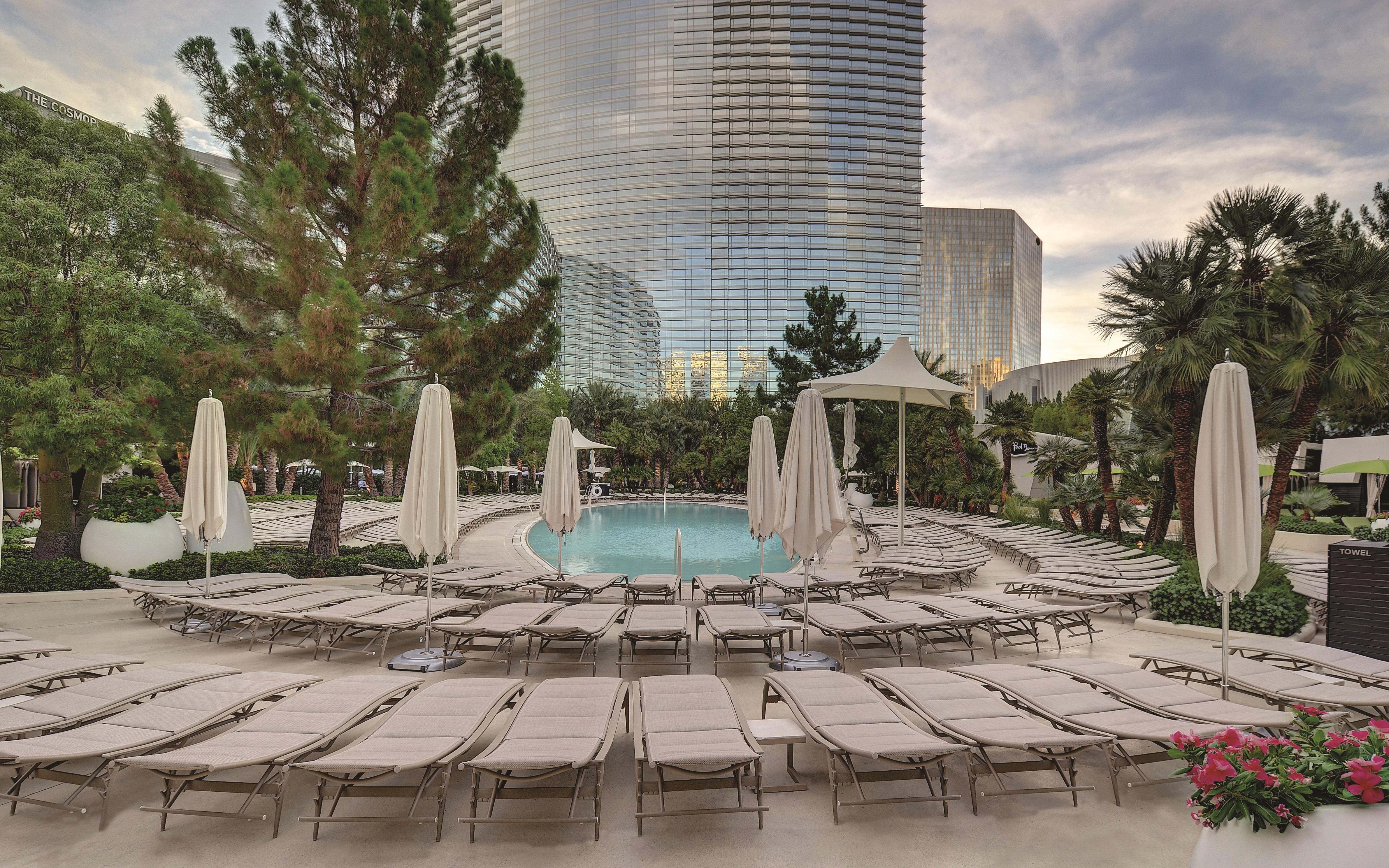Aria Resort & Casino Las Vegas Ngoại thất bức ảnh The pool at the Aria